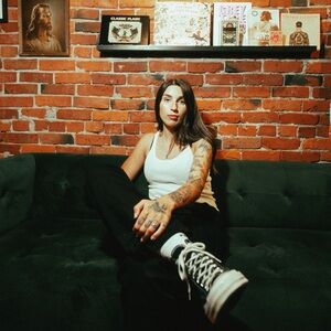 Meet your Posher, Taya